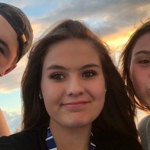 Meet your Posher, Alexys